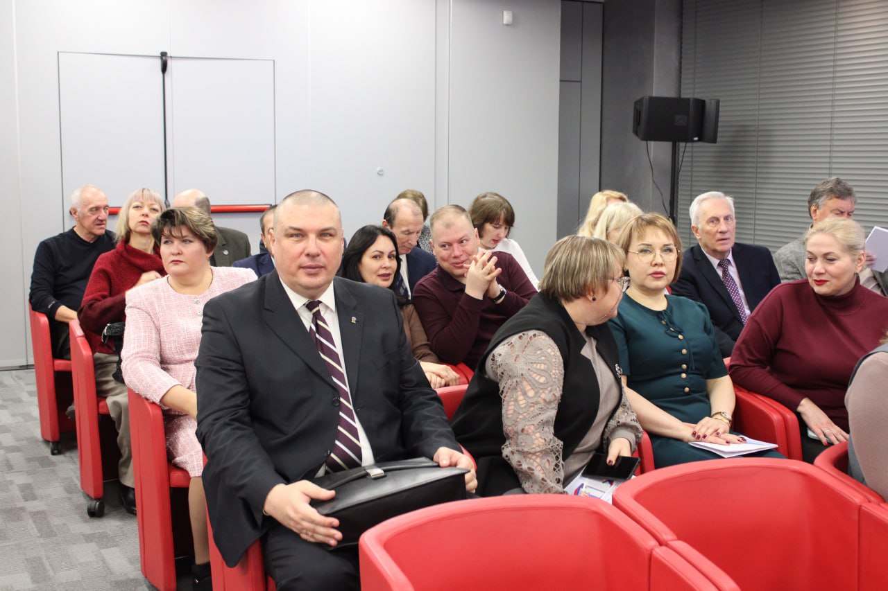 Ректор ДонГУ Светлана Беспалова с учеными ДонГУ обсудила развитие науки в Республике Ректор ДонГУ Светлана Беспалова с учеными ДонГУ обсудила развитие науки в Республике