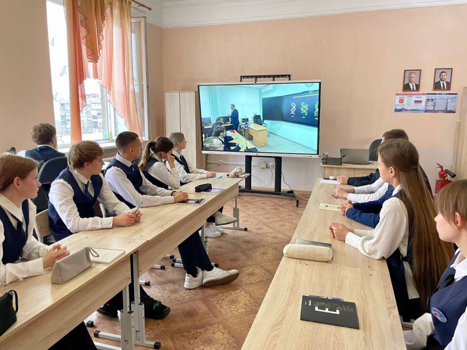 В ДНР прошло второе занятие цикла республиканских уроков «Основы генетики» В ДНР прошло второе занятие цикла республиканских уроков «Основы генетики»