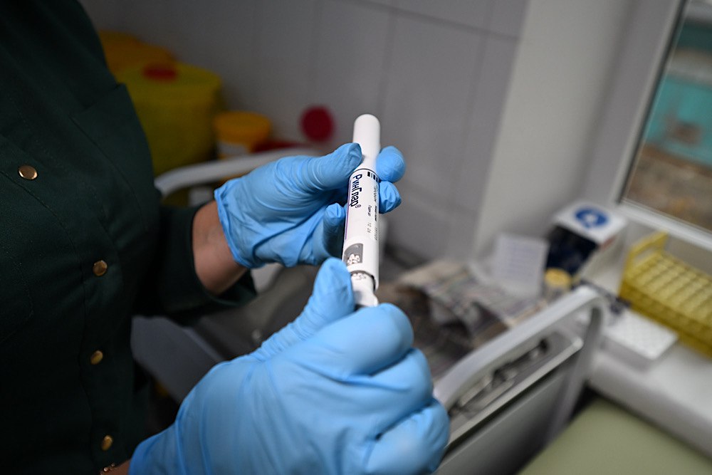 С начала года более тысячи жителей ДНР получили помощь в борьбе с сахарным диабетом в Республиканском эндокринологическом центре в Донецке, 500 детей обеспечили системами непрерывного мониторинга глюкозы С начала года более тысячи жителей ДНР получили помощь в борьбе с сахарным диабетом в Республиканском эндокринологическом центре в Донецке, 500 детей обеспечили системами непрерывного мониторинга глюкозы