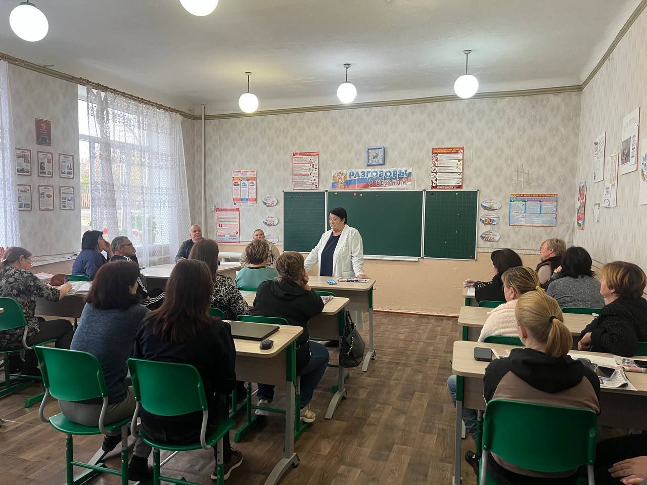 Медицинской сестрой кабинета по оказанию медицинской помощи несовершеннолетним Андреевской амбулатории ОПСМ проведена беседа с коллективом школы на тему: "Профилактика инсульта"