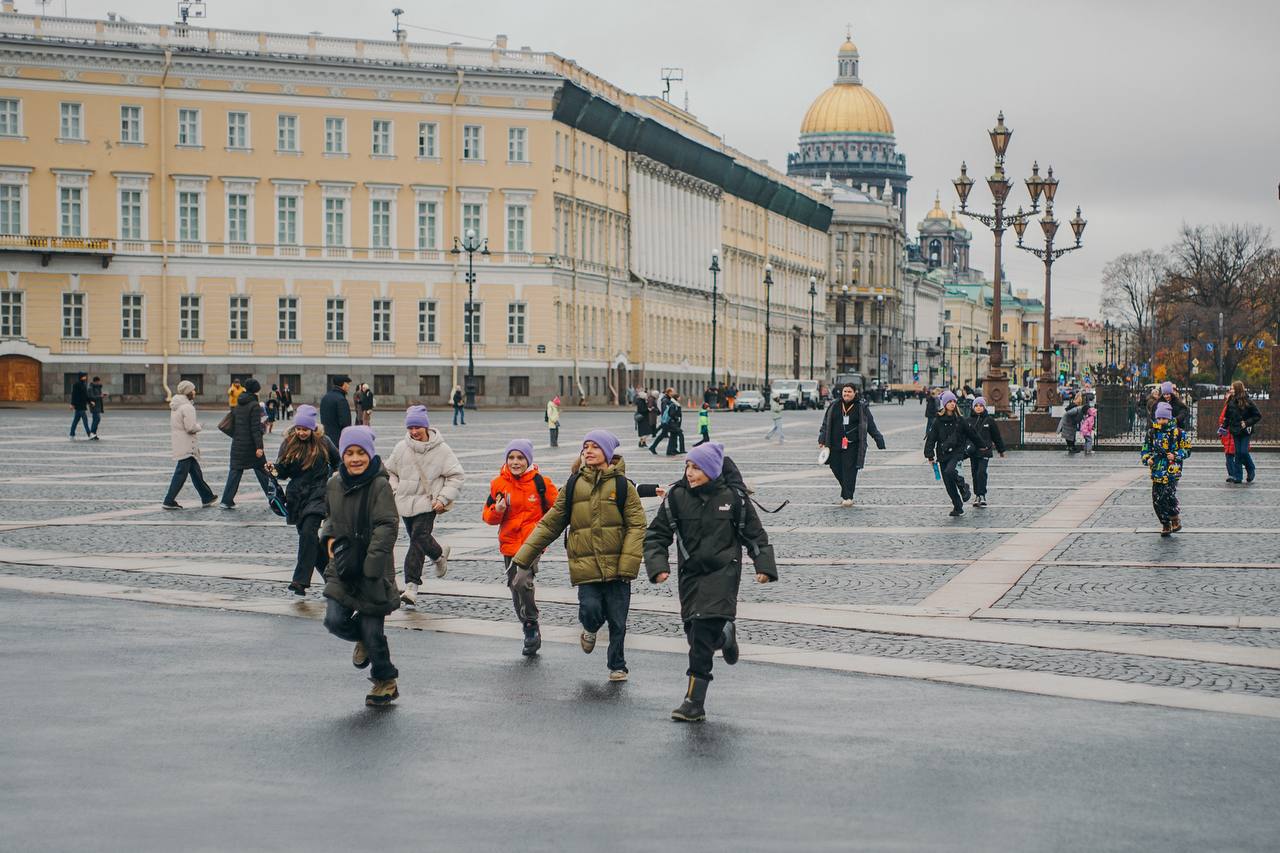 250 школьников из Мариуполя провели осенние каникулы в городах России 250 школьников из Мариуполя провели осенние каникулы в городах России