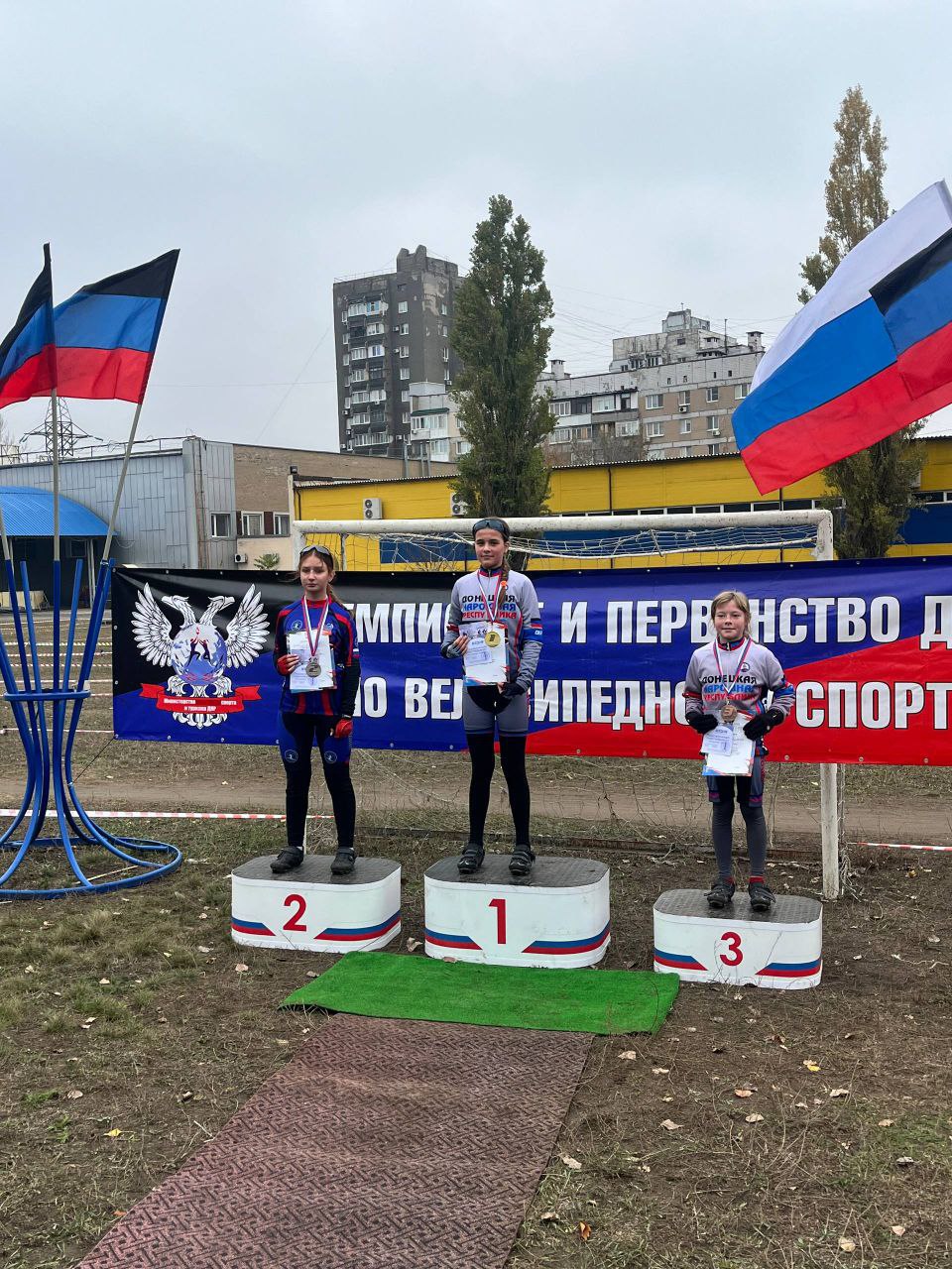 Вчера в Донецке прошли Чемпионат и Первенство ДНР по велосипедному спорту – маунтинбайк – велокросс Вчера в Донецке прошли Чемпионат и Первенство ДНР по велосипедному спорту – маунтинбайк – велокросс