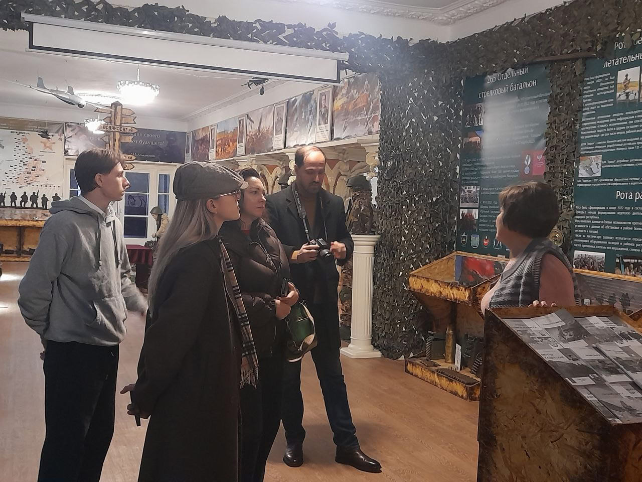 Артисты театра почтили память героев Донбасса