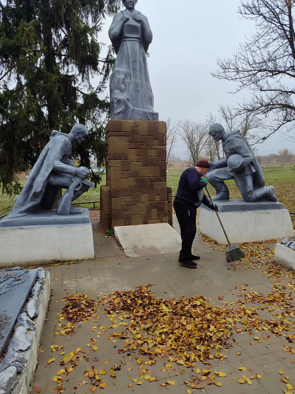 6 ноября, в рамках партийного проекта Единой России "Чистая страна", а также традиционной экологической акции «Чистый четверг» жители населенных пунктов Тельмановского округа приняли участие в наведении чистоты и порядка 6 ноября, в рамках партийного проекта Единой России "Чистая страна", а также традиционной экологической акции «Чистый четверг» жители населенных пунктов Тельмановского округа приняли участие в наведении чистоты и порядка