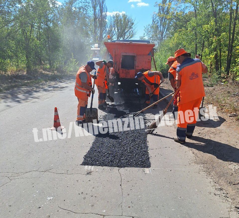 Алексей Кулемзин: В этом году выполнили большой объем работы по ремонту дорожного покрытия во всех районах Донецка Алексей Кулемзин: В этом году выполнили большой объем работы по ремонту дорожного покрытия во всех районах Донецка