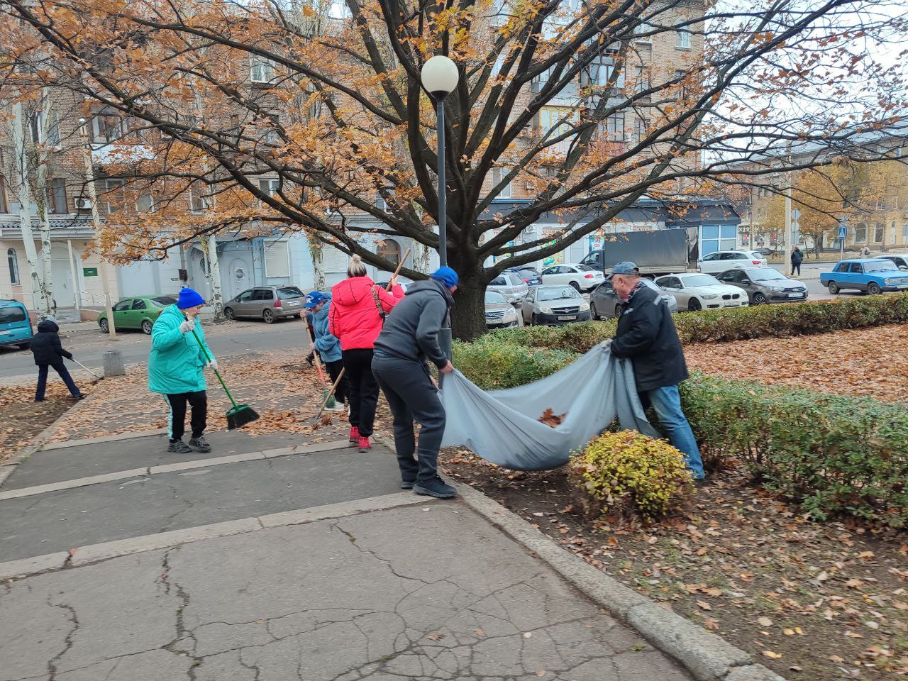 Елена Синецкая: Сегодня, 6 ноября, в рамках проекта «Городская среда», реализуемого Всероссийской Политической Партией «Единая Россия», сотрудники Управы Калининского внутригородского района Администрации городского округа... Елена Синецкая: Сегодня, 6 ноября, в рамках проекта «Городская среда», реализуемого Всероссийской Политической Партией «Единая Россия», сотрудники Управы Калининского внутригородского района Администрации городского округа...