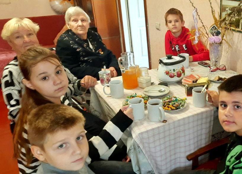 Милосердие, взаимопомощь и преемственность поколений - основополагающие ценности России!