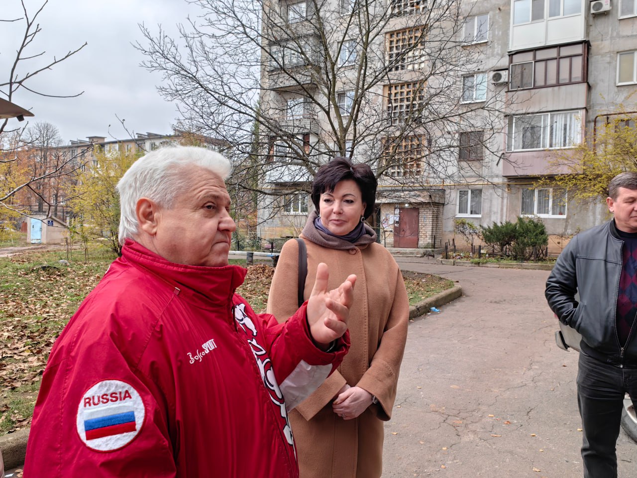 Александр Пеняев: Сегодня провели встречу с жителями дома № 94 по улице Заводской Александр Пеняев: Сегодня провели встречу с жителями дома № 94 по улице Заводской
