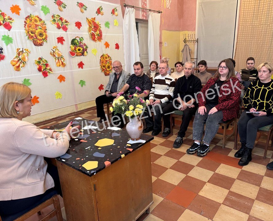 В Куйбышевском районе состоялась встреча с трудовым коллективом Дома культуры «Меридиан» и жителями района, на которой присутствовала заместитель главы администрации городского округа Донецк В Куйбышевском районе состоялась встреча с трудовым коллективом Дома культуры «Меридиан» и жителями района, на которой присутствовала заместитель главы администрации городского округа Донецк