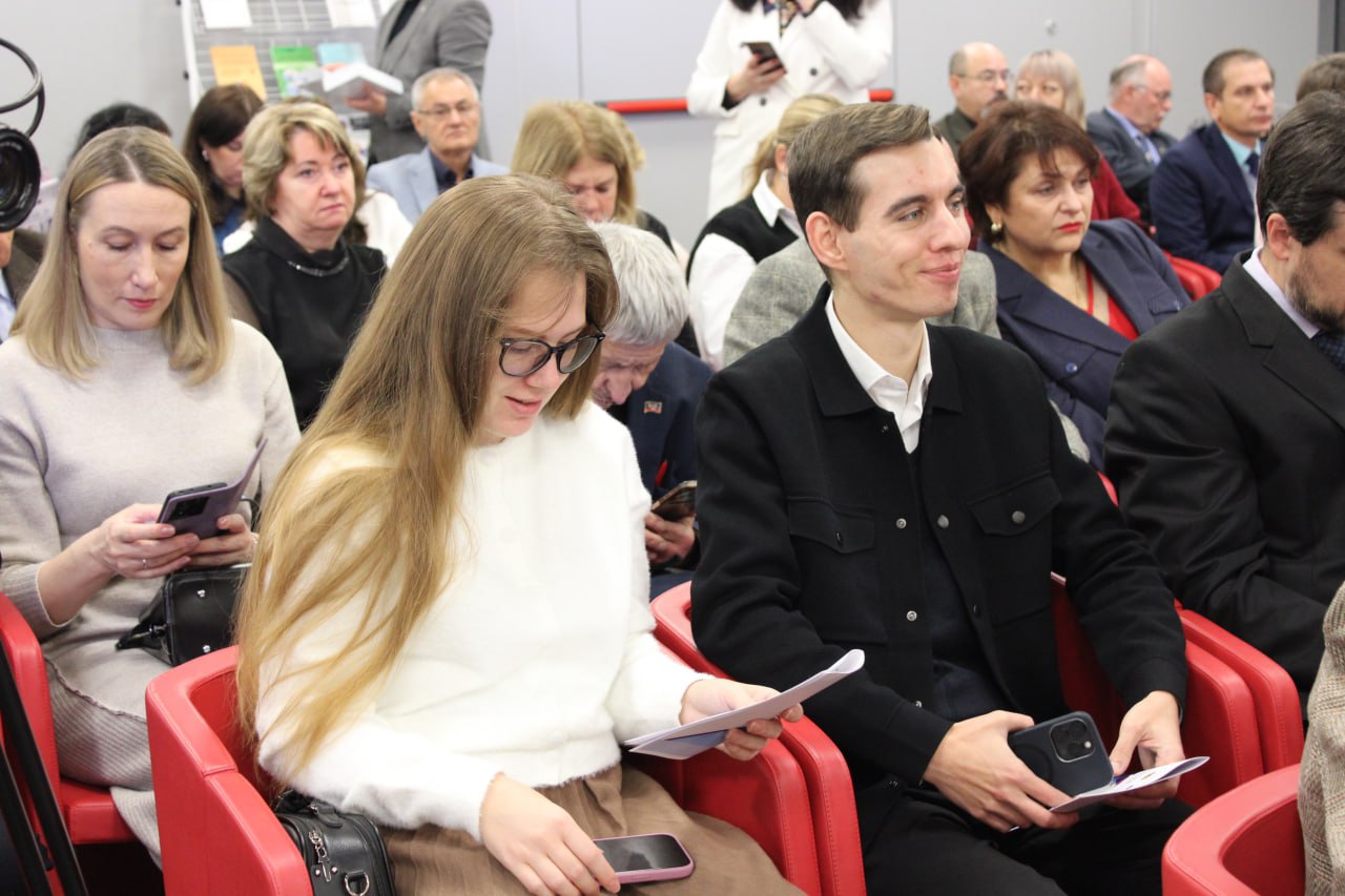 Ректор ДонГУ Светлана Беспалова с учеными ДонГУ обсудила развитие науки в Республике Ректор ДонГУ Светлана Беспалова с учеными ДонГУ обсудила развитие науки в Республике