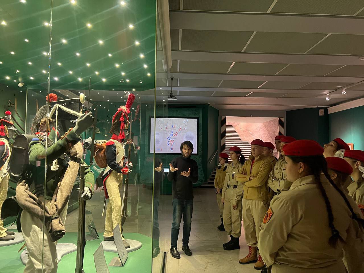 Юнармейцы Кировского отправились в туристический маршрут «Лица Победы» Юнармейцы Кировского отправились в туристический маршрут «Лица Победы»