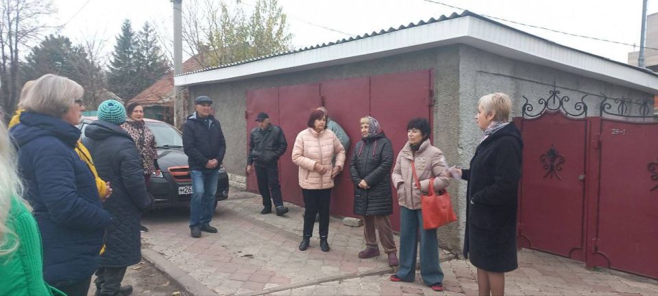 В рамках системной работы по укреплению обратной связи с населением исполняющий обязанности руководителя Управы Пролетарского внутригородского района Администрации городского округа Донецк Светлана Вирич провела выездную... В рамках системной работы по укреплению обратной связи с населением исполняющий обязанности руководителя Управы Пролетарского внутригородского района Администрации городского округа Донецк Светлана Вирич провела выездную...
