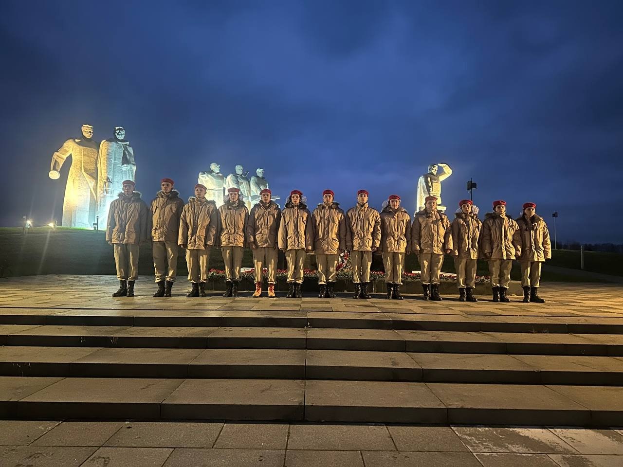 Юнармейцы Кировского отправились в туристический маршрут «Лица Победы» Юнармейцы Кировского отправились в туристический маршрут «Лица Победы»