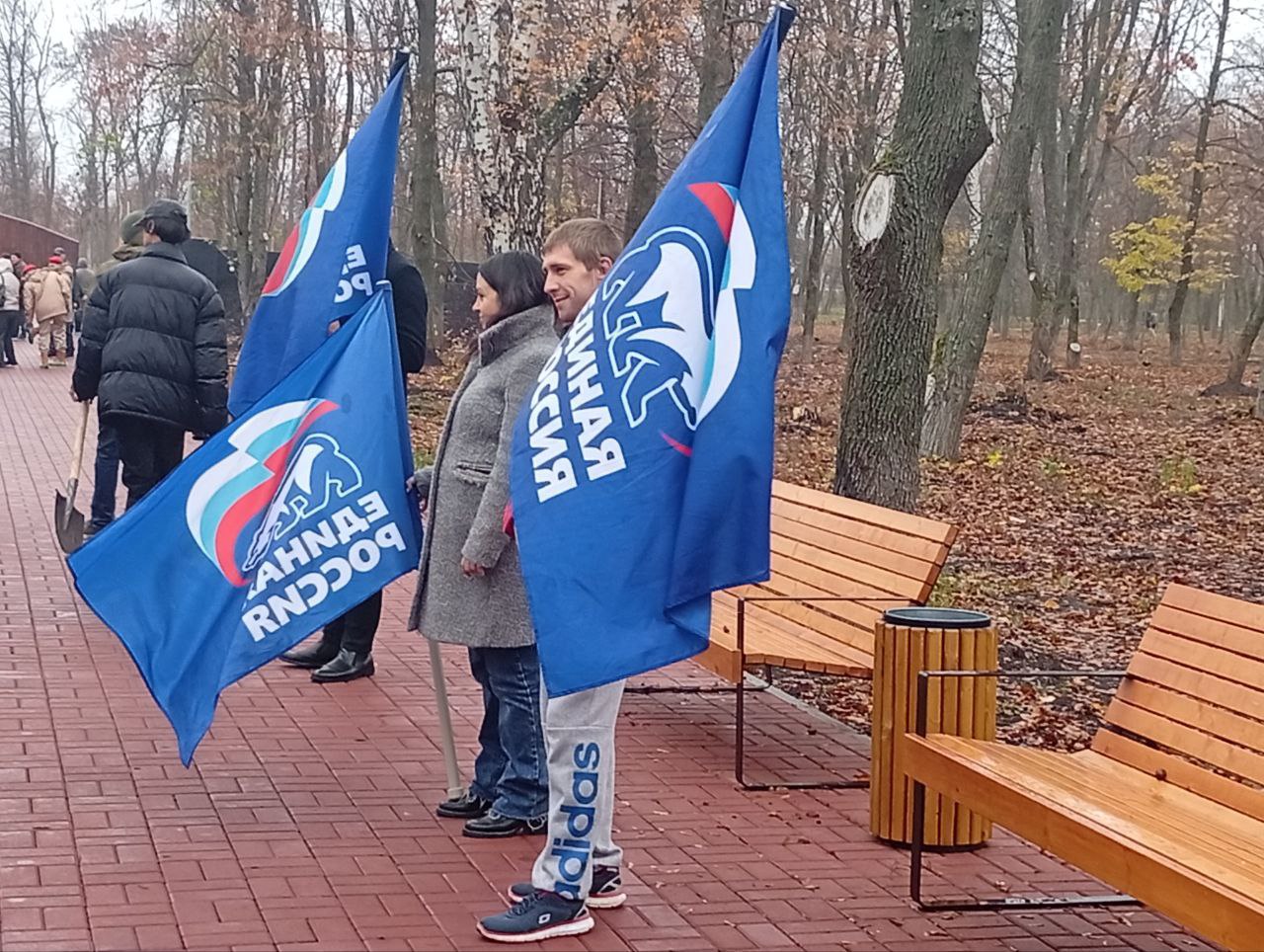 Женская инициатива: розы как символ развития и процветания Волновахи Женская инициатива: розы как символ развития и процветания Волновахи