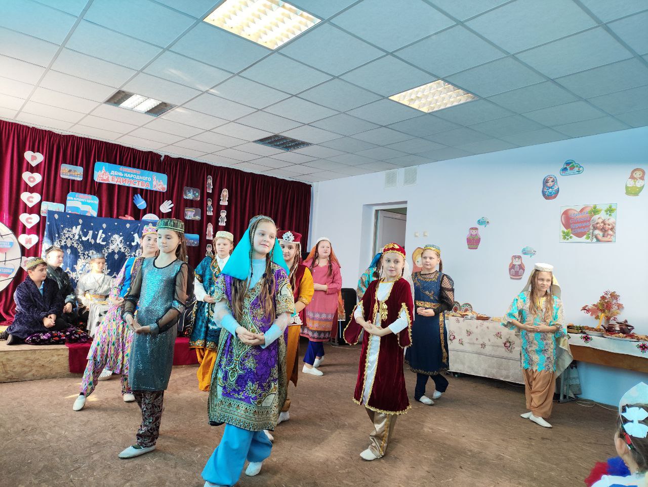Фестиваль народов России в честь Дня народного единства в ГБОУ «Школа № 3 г.о. Дебальцево» Фестиваль народов России в честь Дня народного единства в ГБОУ «Школа № 3 г.о. Дебальцево»