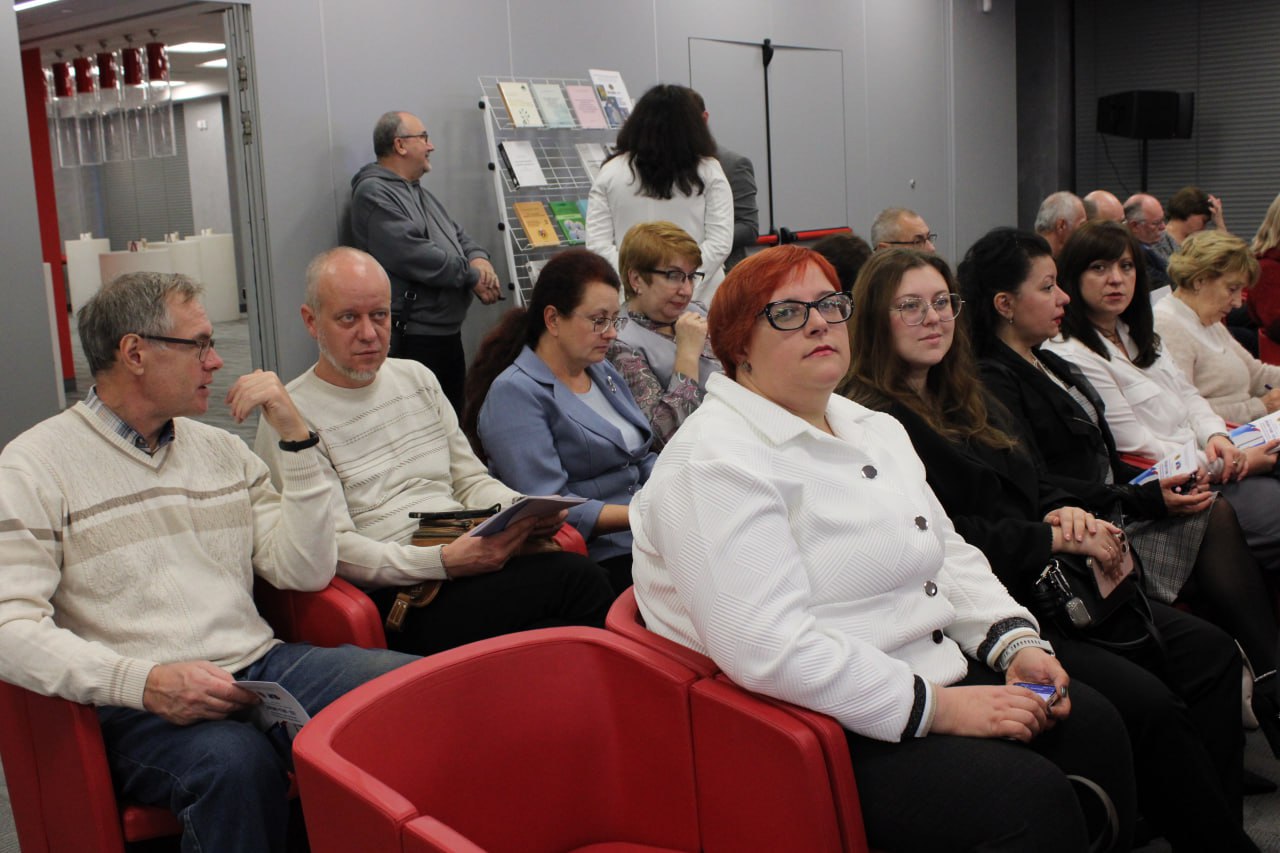 Ректор ДонГУ Светлана Беспалова с учеными ДонГУ обсудила развитие науки в Республике Ректор ДонГУ Светлана Беспалова с учеными ДонГУ обсудила развитие науки в Республике