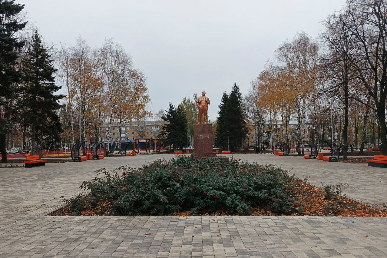 Александр Шатов: В Шахтерске продолжаются работы по благоустройству сквера