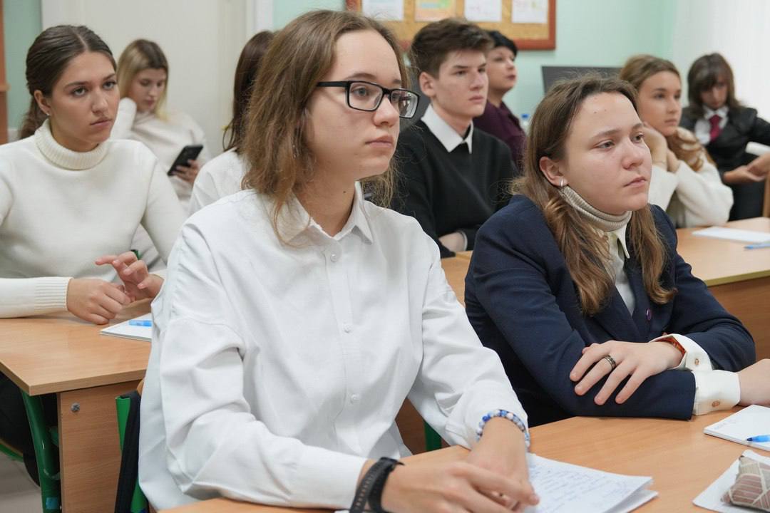 В ДНР прошло второе занятие цикла республиканских уроков «Основы генетики» В ДНР прошло второе занятие цикла республиканских уроков «Основы генетики»