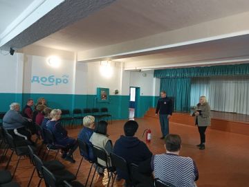 Сегодня заведующая Мирненским территориальным сектором Администрации Тельмановского округа провела встречу с трудовым коллективом Мирненской школы