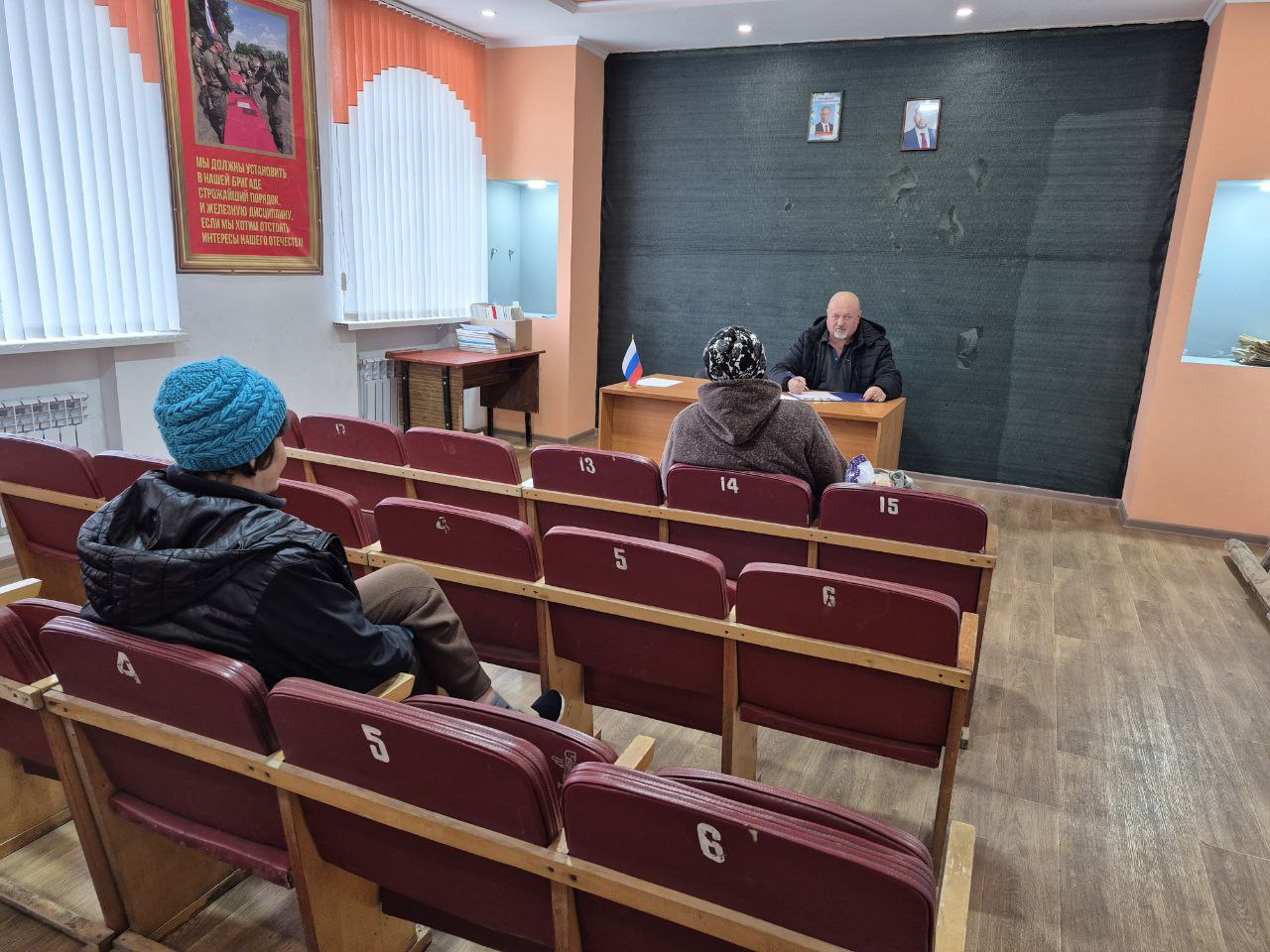 Провел встречу в жителями в с. Ивановка