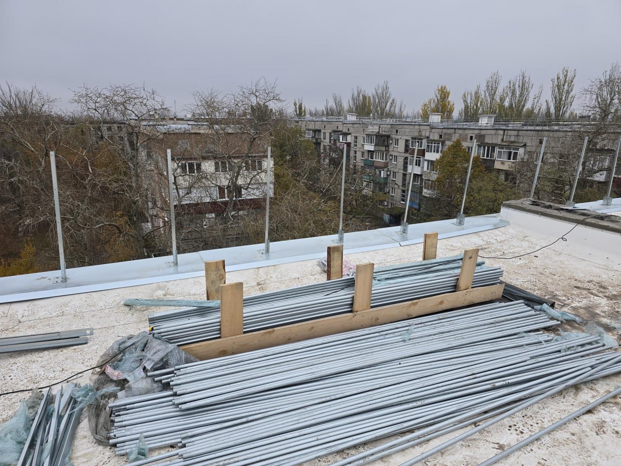 Специалисты Владимирской области продолжат ремонт крыш в Кировском Специалисты Владимирской области продолжат ремонт крыш в Кировском