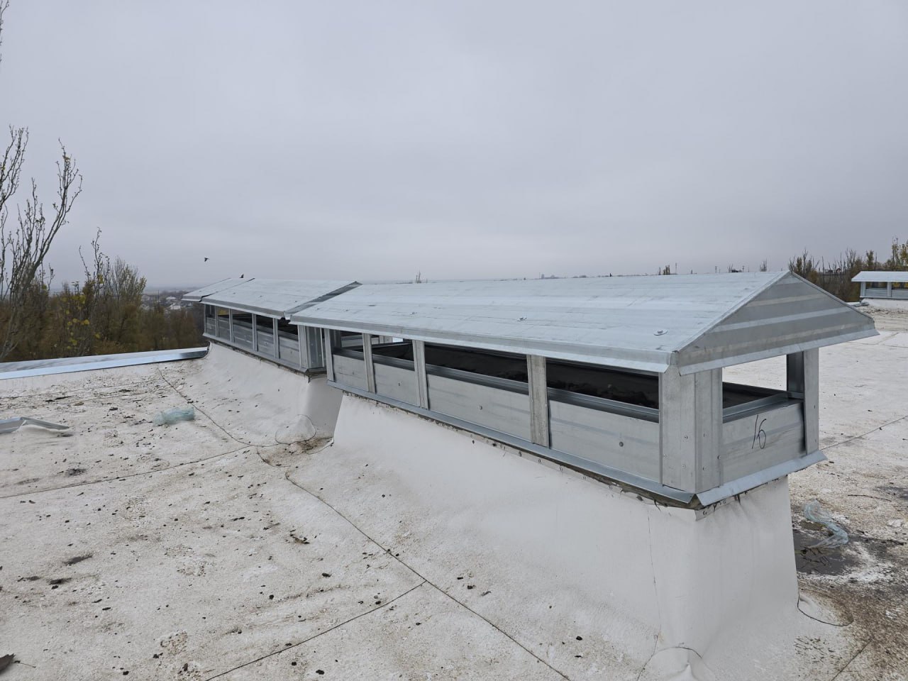 Специалисты Владимирской области продолжат ремонт крыш в Кировском Специалисты Владимирской области продолжат ремонт крыш в Кировском