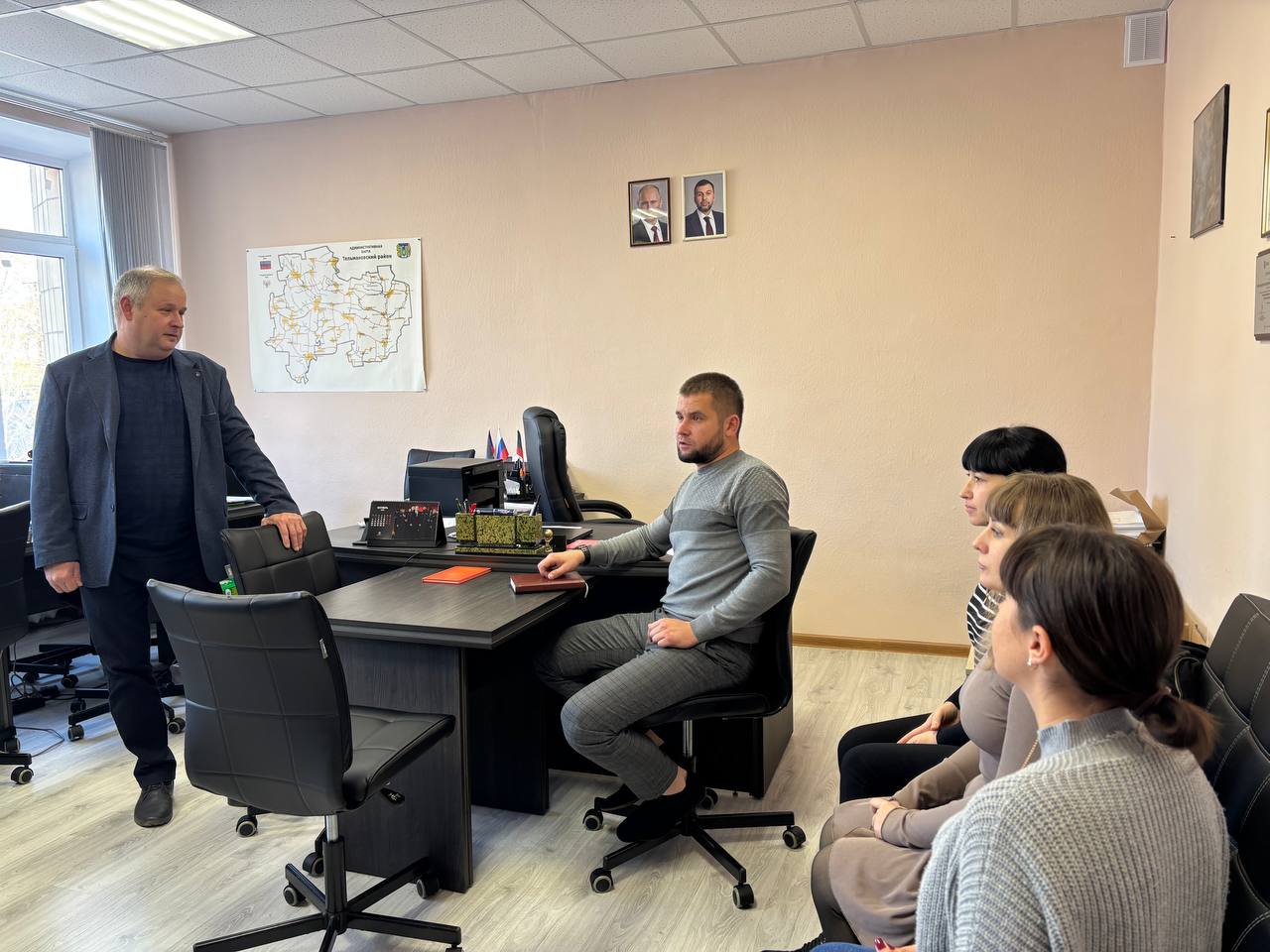 Депутат Тельмановского муниципального совета Владимир Ермак провёл встречу с коллективом Тельмановского муниципального совета