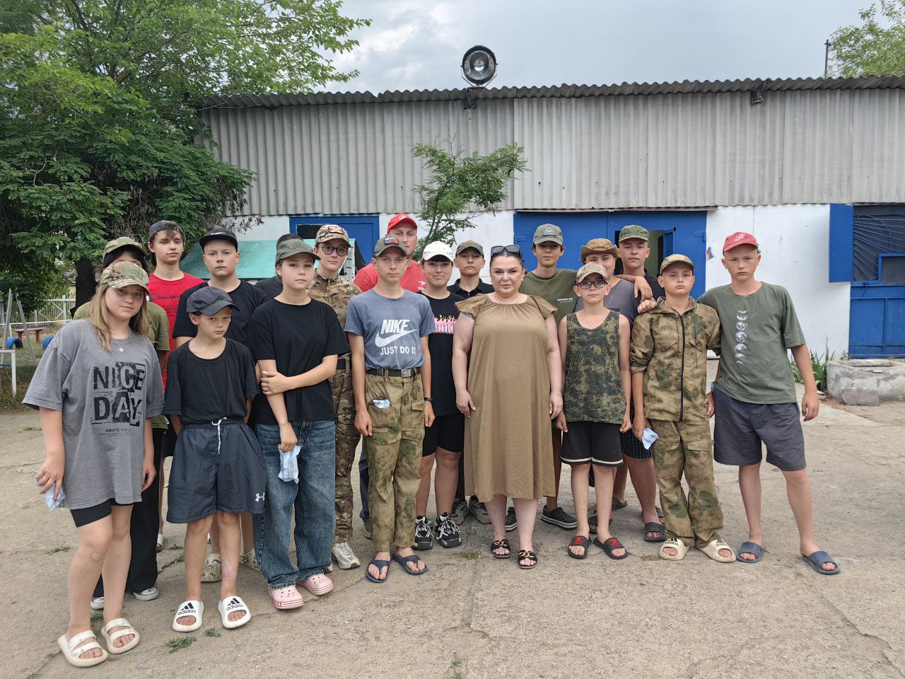 Помощь детям в зоне СВО!. С 2014 года Ольга Вязовская помогает детям-сиротам, детям инвалидам и многодетным семьям в зоне боевых действий, в наиболее тяжелых районах Донбасса и СВО Помощь детям в зоне СВО!. С 2014 года Ольга Вязовская помогает детям-сиротам, детям инвалидам и многодетным семьям в зоне боевых действий, в наиболее тяжелых районах Донбасса и СВО