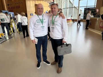 В рамках Всероссийского форума «Школа региональных министров» провел рабочую встречу с Министром природных ресурсов и экологии Нижегородской области Владимиром Тужилиным