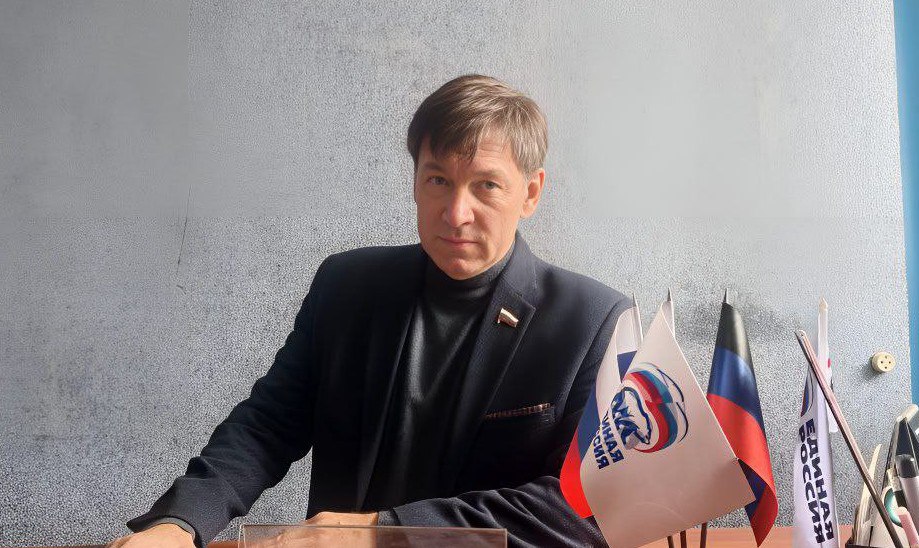 ПРИЕМ ГРАЖДАН. Депутаты Донецкого городского совета Василий Гребенюк, Роман Евстифеев, Эдуард Либерман, Владимир Мозговой, Герман Полунин и Сергей Ткаченко провели приемы граждан в отделениях Общественных приемных партии ЕР.... ПРИЕМ ГРАЖДАН. Депутаты Донецкого городского совета Василий Гребенюк, Роман Евстифеев, Эдуард Либерман, Владимир Мозговой, Герман Полунин и Сергей Ткаченко провели приемы граждан в отделениях Общественных приемных партии ЕР....