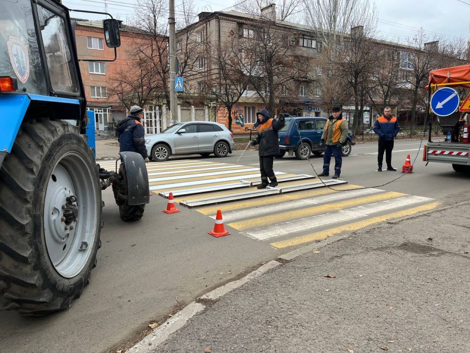 Роман Конев: О дорожных работах МУНИЦИПАЛЬНОГО УНИТАРНОГО ПРЕДПРИЯТИЯ «ПРОСТОР» АДМИНИСТРАЦИИ ГОРОДСКОГО ОКРУГА ГОРЛОВКА ДОНЕЦКОЙ НАРОДНОЙ РЕСПУБЛИКИ В течение текущей недели дорожные службы предприятия осуществляли работы... Роман Конев: О дорожных работах МУНИЦИПАЛЬНОГО УНИТАРНОГО ПРЕДПРИЯТИЯ «ПРОСТОР» АДМИНИСТРАЦИИ ГОРОДСКОГО ОКРУГА ГОРЛОВКА ДОНЕЦКОЙ НАРОДНОЙ РЕСПУБЛИКИ В течение текущей недели дорожные службы предприятия осуществляли работы...