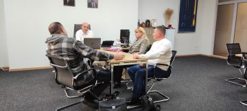 Гурген Малхасян: Сегодня состоялась рабочая встреча с Денисом Синенковым и Дмитрием Поповым, участниками программы «Донбасс. СВОи Герои»