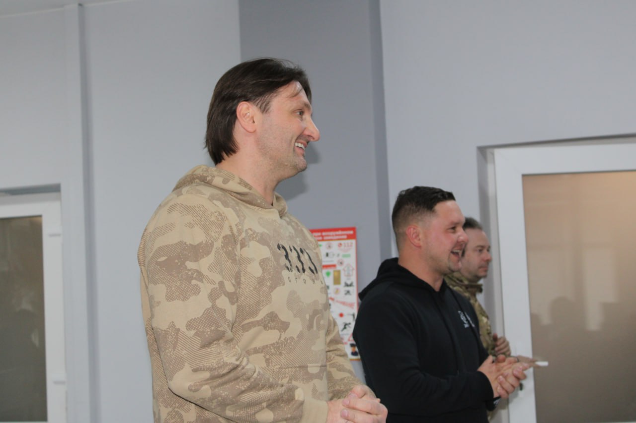 Иван Приходько: Сегодня Город воинской славы и трудовой доблести Горловку с дружеским визитом посетили представитель известной цирковой династии, народный артист Российской Федерации, генеральный директор Большого... Иван Приходько: Сегодня Город воинской славы и трудовой доблести Горловку с дружеским визитом посетили представитель известной цирковой династии, народный артист Российской Федерации, генеральный директор Большого...