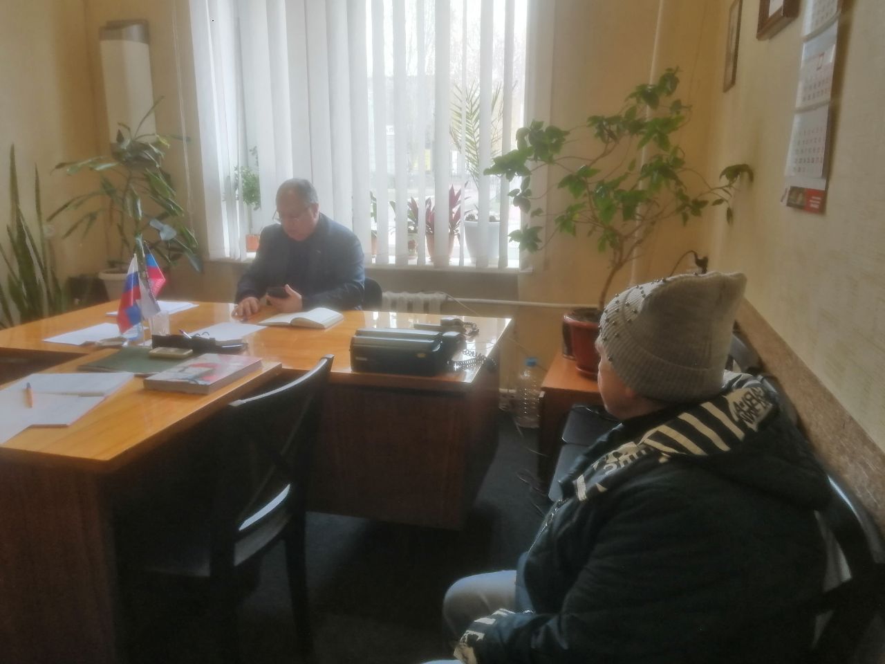 Игорь Мартынов: Личный приём граждан. 7 ноября заместитель главы администрации муниципального образования городского округа Енакиево Сергей Божик провел личный прием граждан Игорь Мартынов: Личный приём граждан. 7 ноября заместитель главы администрации муниципального образования городского округа Енакиево Сергей Божик провел личный прием граждан