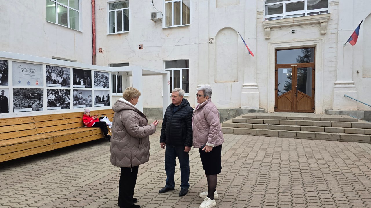 Николай Михайлов: В рамках визита в город Комсомольское провел рабочую встречу с директором МБУ "Дворец культуры им. Ленина" Натальей Бурлаевой