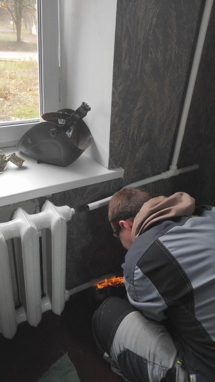 Аварийщики Магадана помогли вернуть тепло в многоквартирный дом Ждановки Аварийщики Магадана помогли вернуть тепло в многоквартирный дом Ждановки