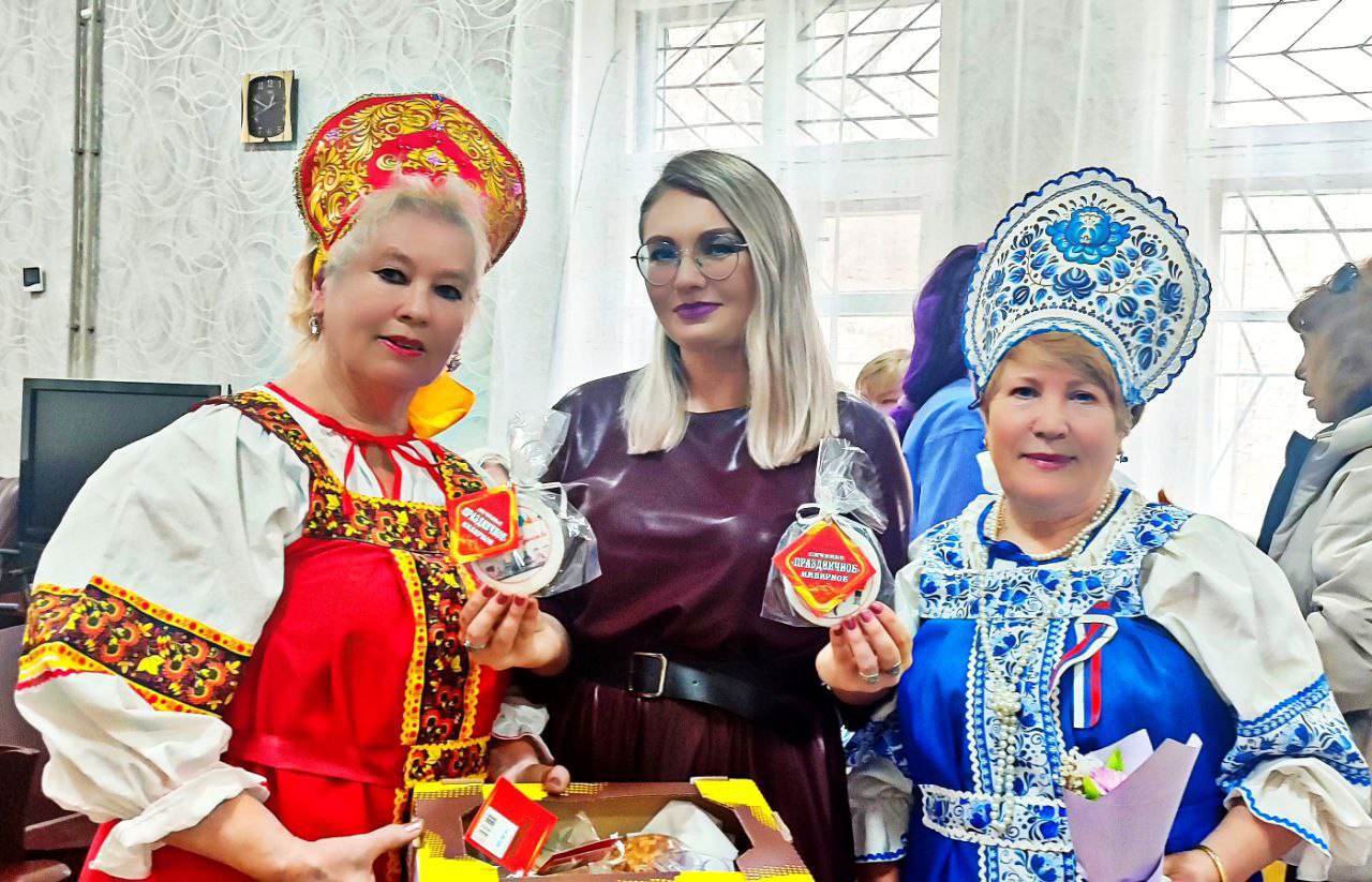 Концертная программа коллектива "Берегиня" в честь Дня народного единства в Торезе Концертная программа коллектива "Берегиня" в честь Дня народного единства в Торезе