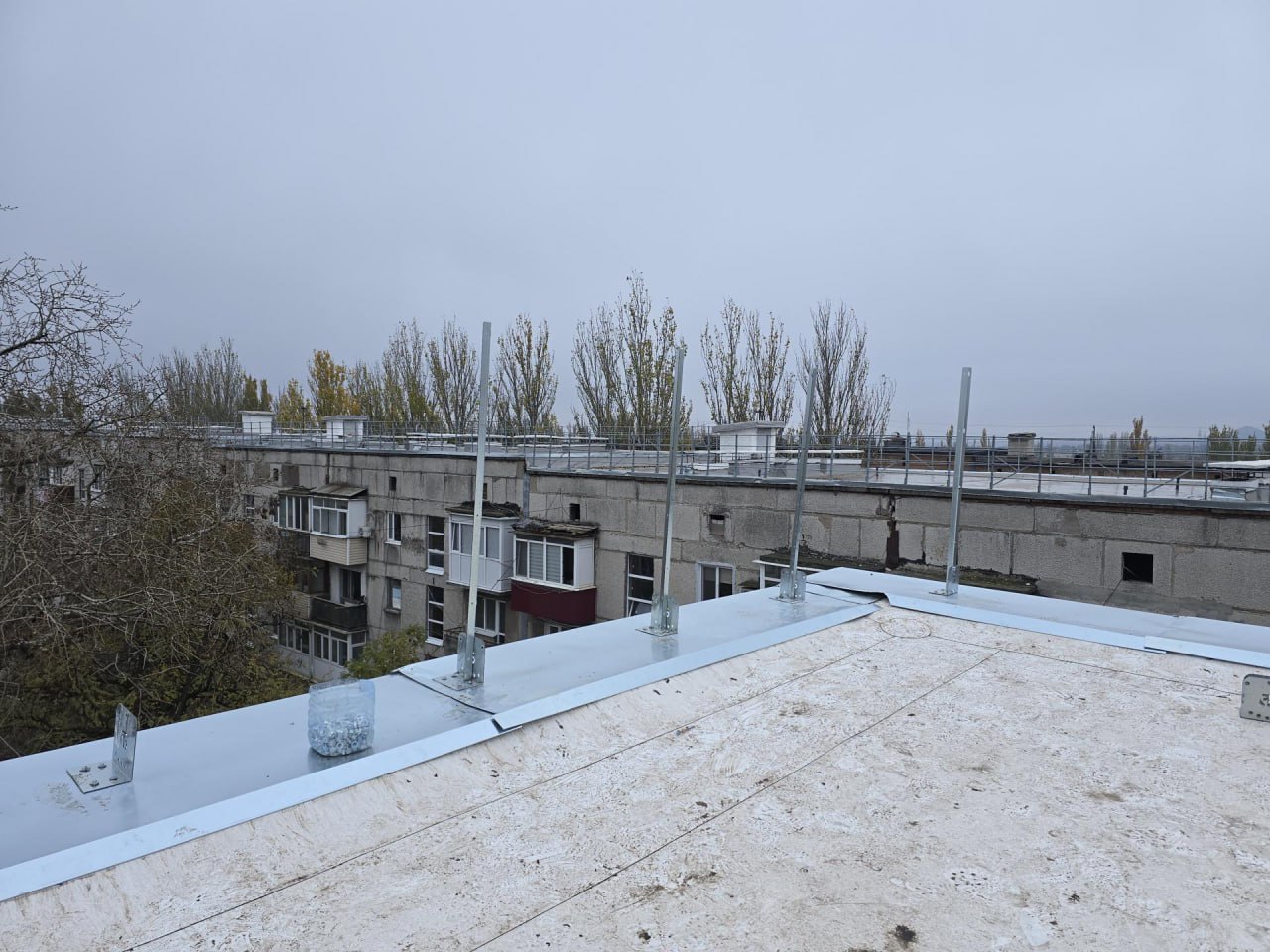 Специалисты Владимирской области продолжат ремонт крыш в Кировском Специалисты Владимирской области продолжат ремонт крыш в Кировском