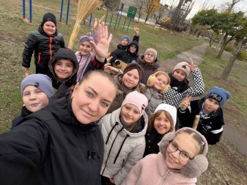 Школьники Ждановки приняли участие в «Трудовом десанте»