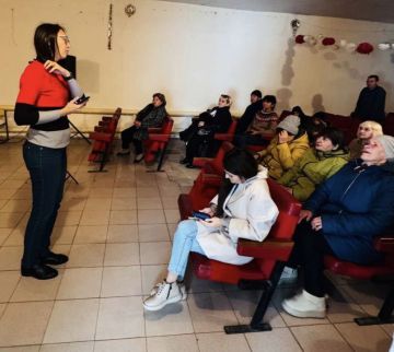 Сегодня заведующая Новоселовским территориальным сектором Администрации Тельмановского муниципального округа провела встречу с населением села Новоселовка Вторая, где были обсуждены следующие вопросы: