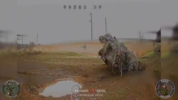 Шведский бронетранспортер Pbv 302 наехал на воронку и был добит FPV-дронами северо-западнее Покровска