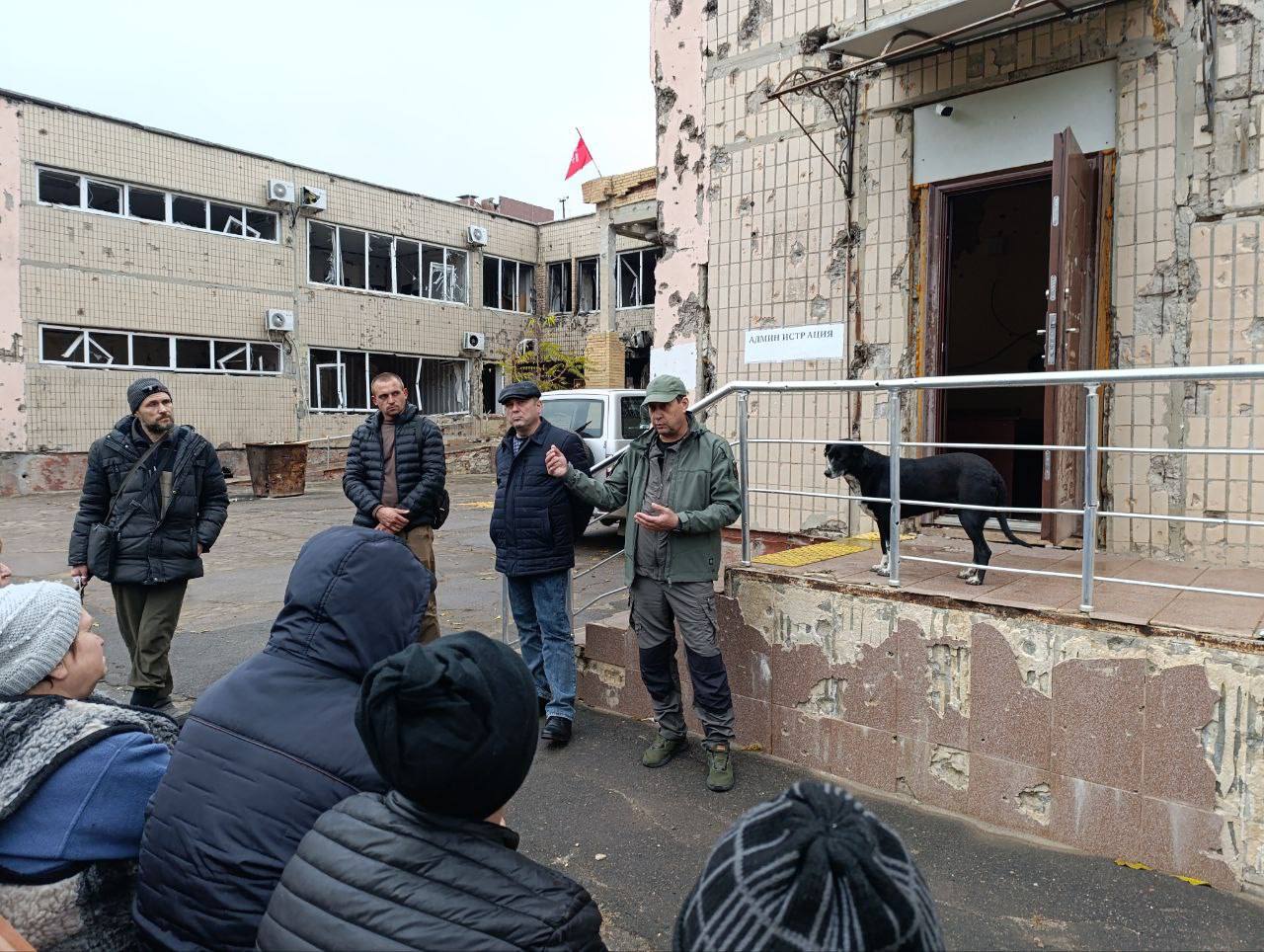 Константин Зинченко: Встретился с жителями Угледара Константин Зинченко: Встретился с жителями Угледара