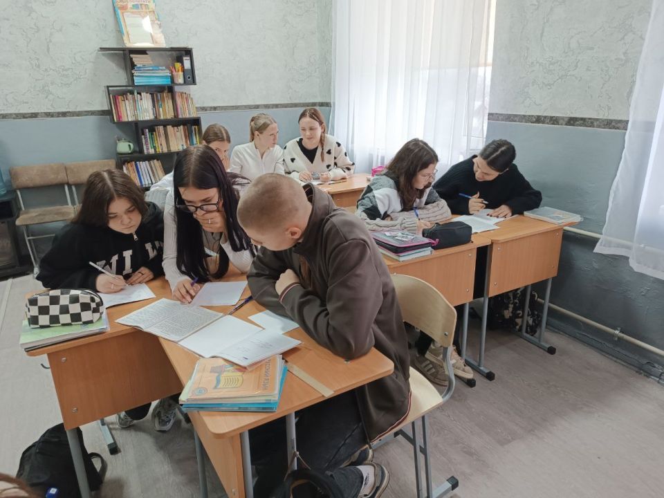 Россия - мои горизонты. 6 ноября в школах Шахтерского округа в рамках профориентационного курса "Россия - мои горизонты" прошло занятие, посвященное теме "Россия индустриальная: добыча, переработка, тяжёлая промышленность" Россия - мои горизонты. 6 ноября в школах Шахтерского округа в рамках профориентационного курса "Россия - мои горизонты" прошло занятие, посвященное теме "Россия индустриальная: добыча, переработка, тяжёлая промышленность"