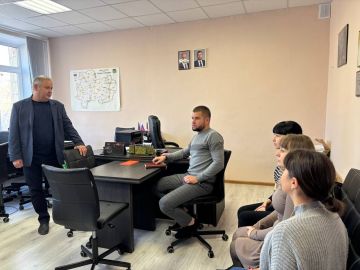 Депутат Тельмановского муниципального совета Владимир Ермак провёл встречу с коллективом Тельмановского муниципального совета