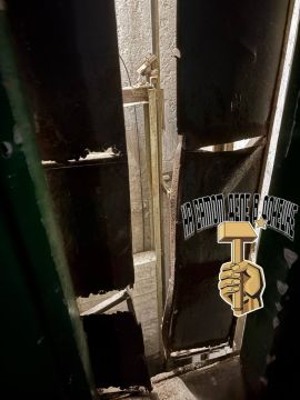 Лифты — Шахтёрску!. После обращения жителей Шахтёрска Донецкой Народной Республики в бот нашей редакции, в ряде многоэтажек микрорайона Журавлёвка наконец-то стартовало обновление и установка лифтового оборудования