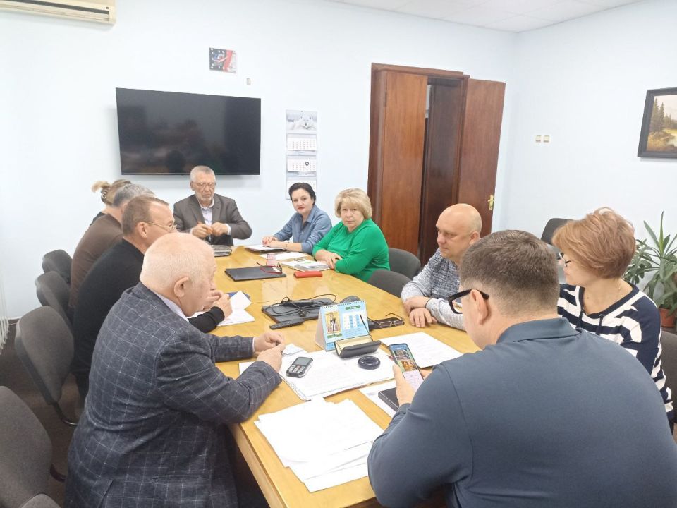 Василий Овчаров: Сегодня, 7 ноября, провел оперативное совещание по рабочим вопросам с участием заместителей Главы и руководителей структурных подразделений Администрации округа Василий Овчаров: Сегодня, 7 ноября, провел оперативное совещание по рабочим вопросам с участием заместителей Главы и руководителей структурных подразделений Администрации округа