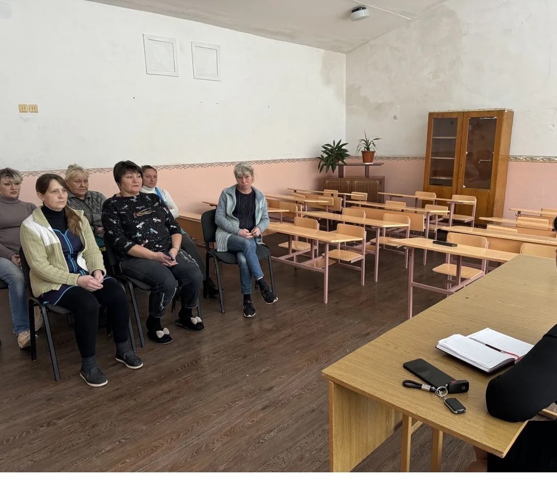 Роман Конев: СОСТОЯЛИСЬ ВСТРЕЧИ. 7 ноября 2025 года депутаты Горловского городского совета от фракции «Единая Россия» — Игорь Толкачев и Елена Кузьмина в рамках исполнения поручения Главы Донецкой Народной Республики Дениса... Роман Конев: СОСТОЯЛИСЬ ВСТРЕЧИ. 7 ноября 2025 года депутаты Горловского городского совета от фракции «Единая Россия» — Игорь Толкачев и Елена Кузьмина в рамках исполнения поручения Главы Донецкой Народной Республики Дениса...