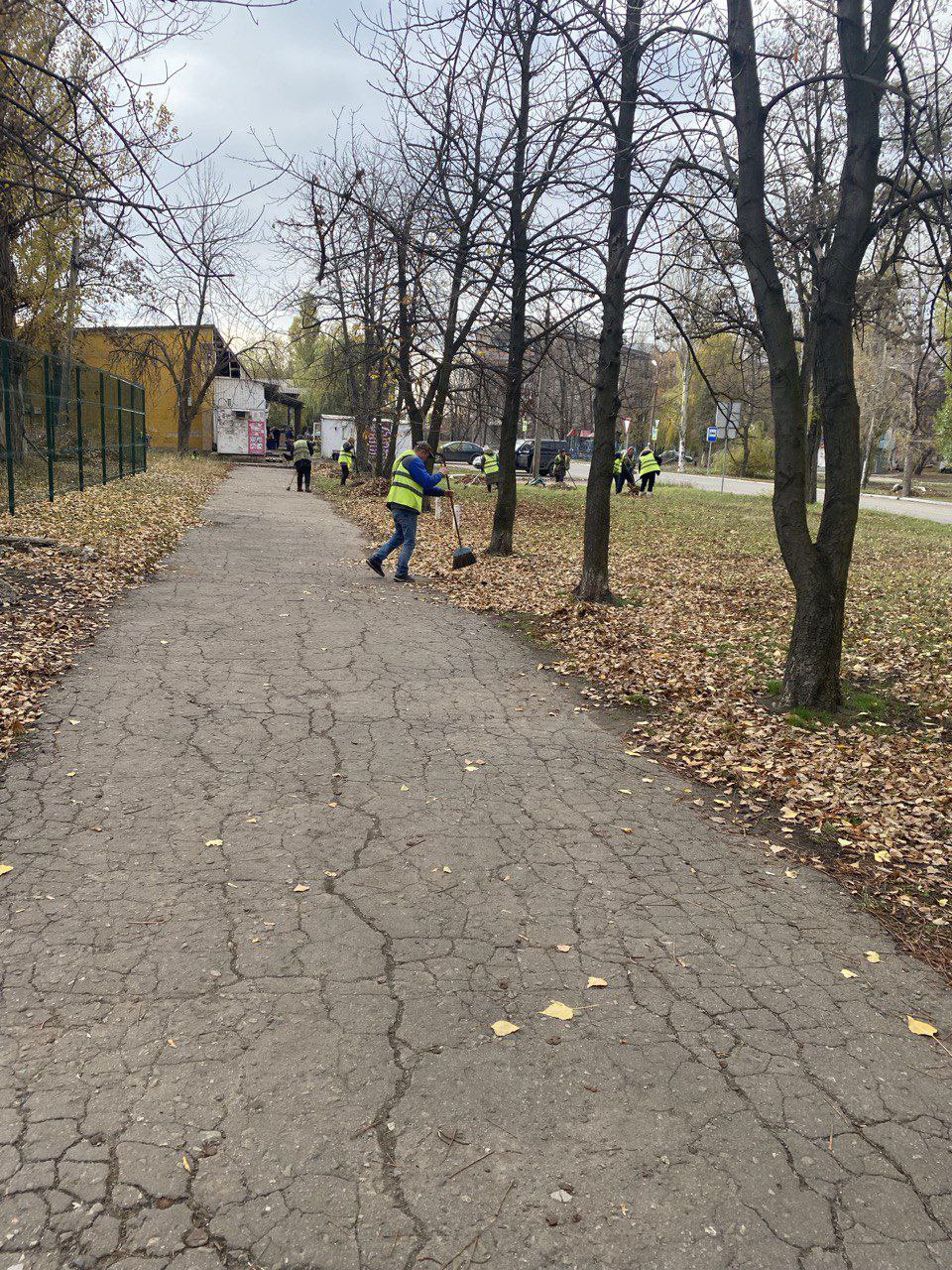 С заботой об округе.. На 07.11.2025 г. сотрудниками МУП "ЭКОС" выполнены следующие виды работ: Дорожный смет по ул. Некрасова Подключение вновь смонтированных фонарей освещения по ул. Машиностроителей Восстановление линий... С заботой об округе.. На 07.11.2025 г. сотрудниками МУП "ЭКОС" выполнены следующие виды работ: Дорожный смет по ул. Некрасова Подключение вновь смонтированных фонарей освещения по ул. Машиностроителей Восстановление линий...