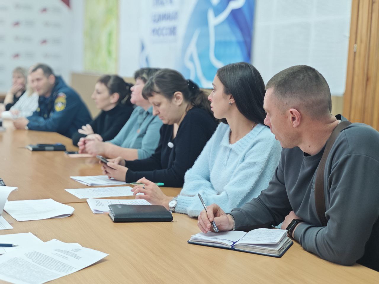 В здании администрации городского округа Дебальцево под председательством заместителя главы администрации Евгения Глебова прошло заседание межведомственной комиссии по вопросам перевода жилого (нежилого) помещения в нежилое... В здании администрации городского округа Дебальцево под председательством заместителя главы администрации Евгения Глебова прошло заседание межведомственной комиссии по вопросам перевода жилого (нежилого) помещения в нежилое...