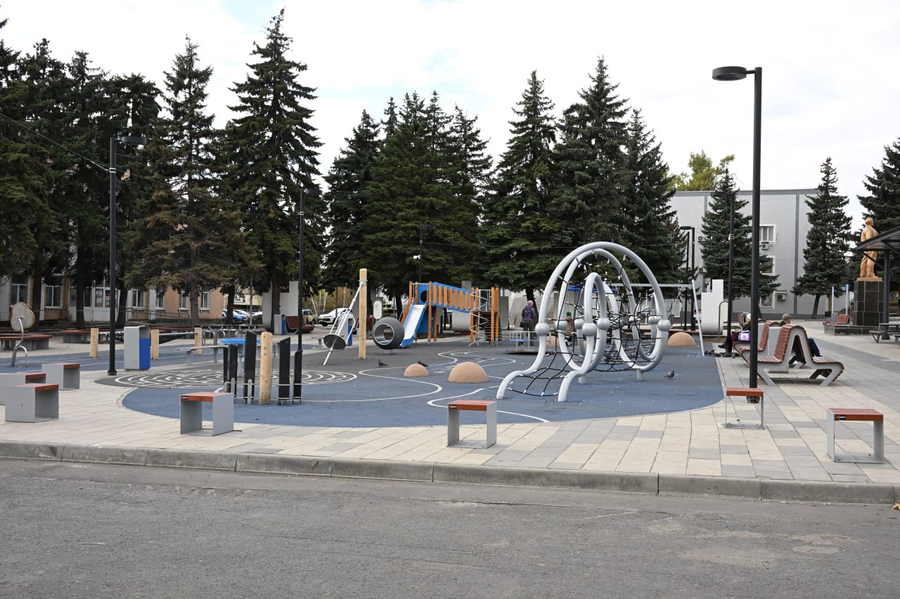 Сергей Ермаков: Снежное готовится к завершению преображения центральной площади Сергей Ермаков: Снежное готовится к завершению преображения центральной площади